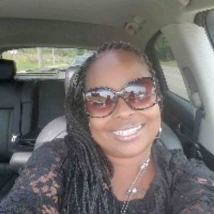 Meet your Posher, Roxie